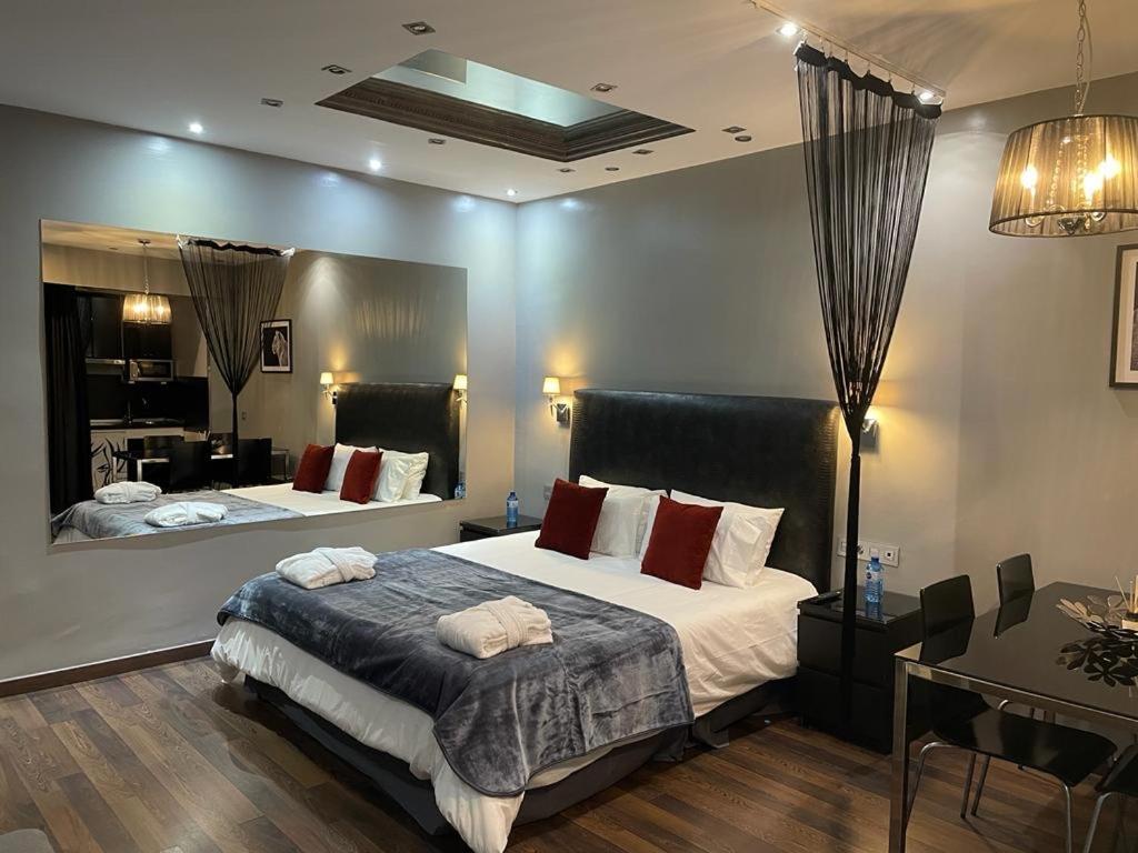 Luxury Suite Hotel Puerto Banus มาร์เบยา ภายนอก รูปภาพ