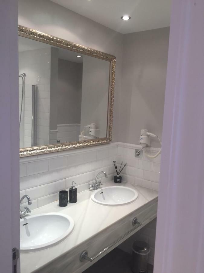 Luxury Suite Hotel Puerto Banus มาร์เบยา ภายนอก รูปภาพ
